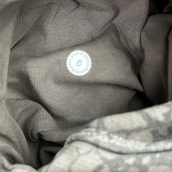 Lululemon Warm Down Jogger *7/8 Length Thread Dye Rover Black - Picture 5 of 5